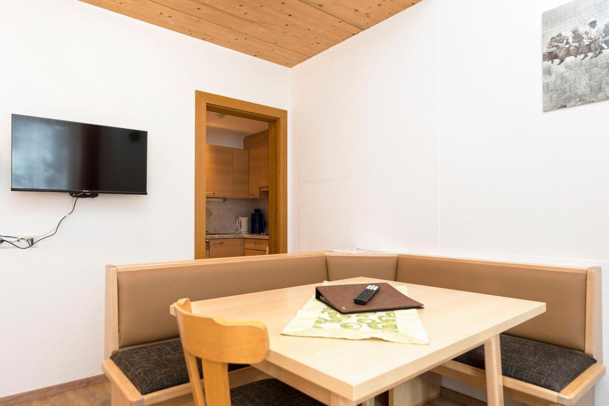 Hotel Garni Siegele - Inklusive Silvretta-Card Premium Ischgl Extérieur photo