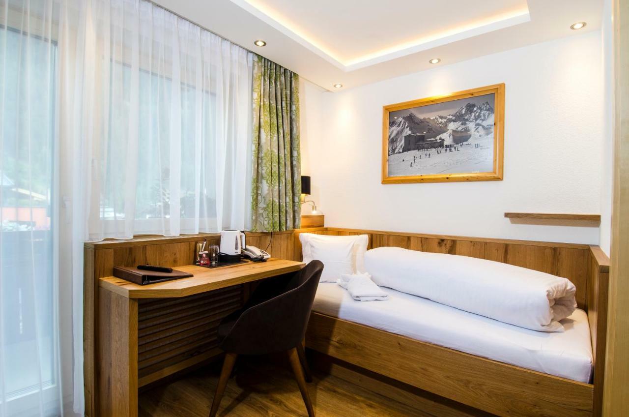 Hotel Garni Siegele - Inklusive Silvretta-Card Premium Ischgl Extérieur photo