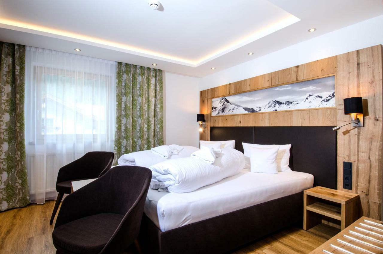 Hotel Garni Siegele - Inklusive Silvretta-Card Premium Ischgl Extérieur photo