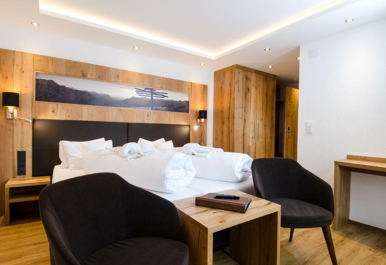 Hotel Garni Siegele - Inklusive Silvretta-Card Premium Ischgl Extérieur photo
