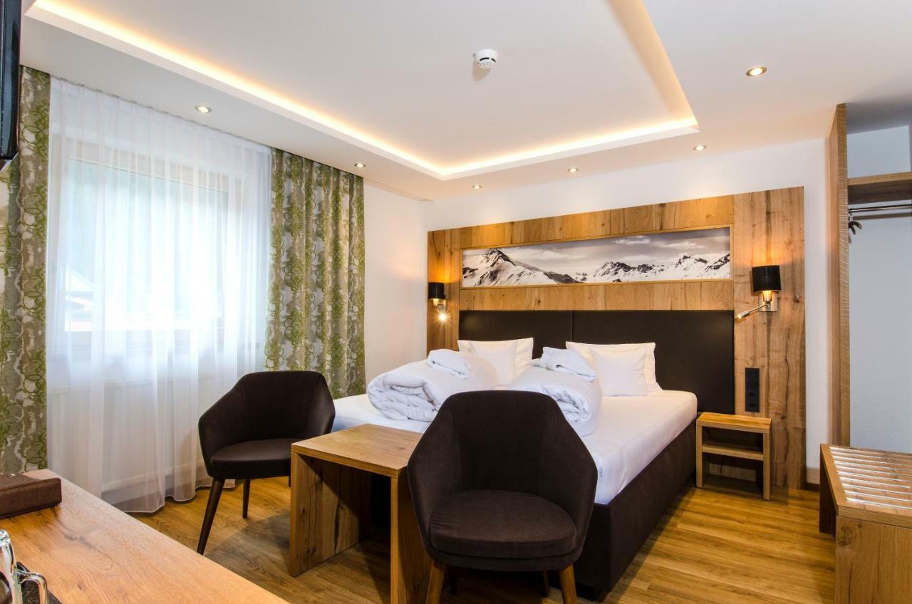 Hotel Garni Siegele - Inklusive Silvretta-Card Premium Ischgl Extérieur photo