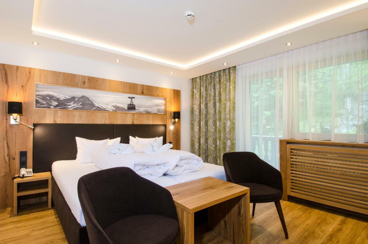 Hotel Garni Siegele - Inklusive Silvretta-Card Premium Ischgl Extérieur photo