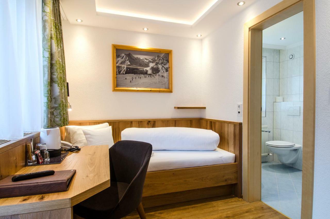 Hotel Garni Siegele - Inklusive Silvretta-Card Premium Ischgl Extérieur photo