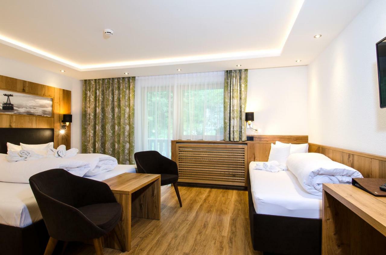 Hotel Garni Siegele - Inklusive Silvretta-Card Premium Ischgl Extérieur photo
